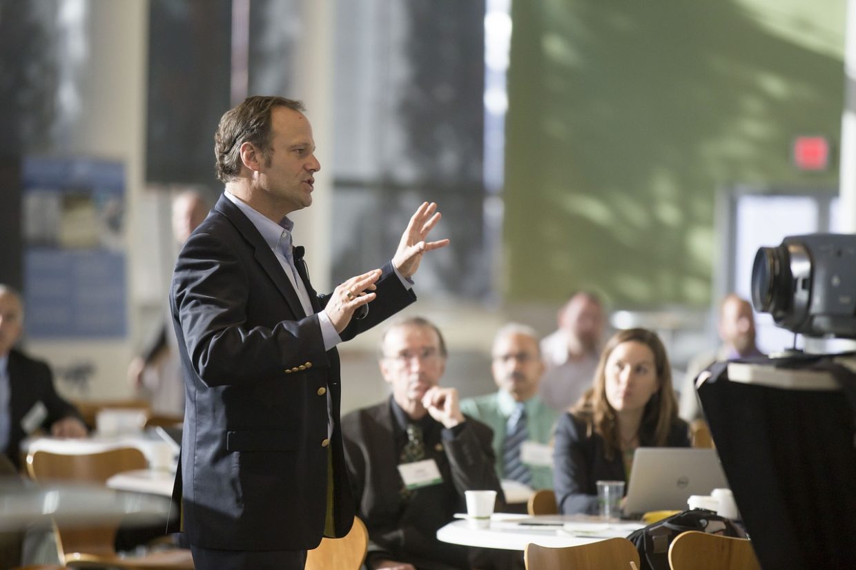 How to combat fear of public speaking How to combat fear of public speaking